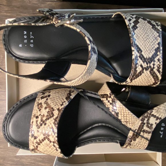 A-New Day - Ivy Heels Gray Snake Print - Picture 3 of 4